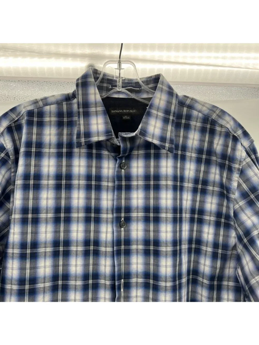 Banana Republic Men's Plaid Button Up Shirt Blue/White Size Medium